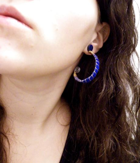 Náušnice modré kruhy so špirálou,