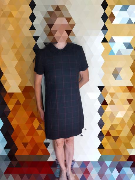 Čierne elegantné šaty s golierom, m