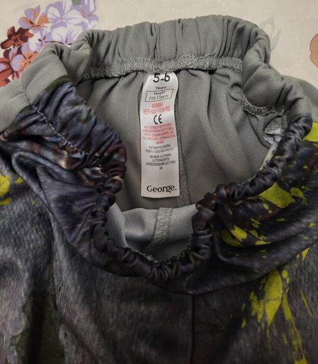 Karnevalové nohavice na 5-6 rokov, 