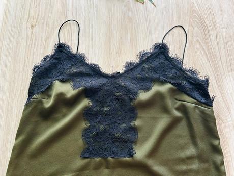 Krásny top na ramienka značky stradivarius, stradivarius,s