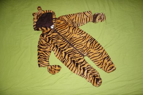 Plysovy overalcek, 74