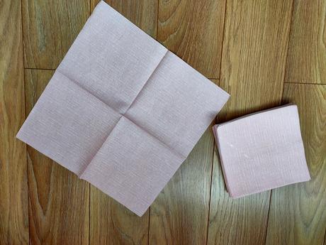 Servítky pudrovej farby, 