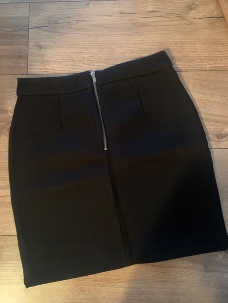 Damska čierna sukňa na zips gate 34, xs