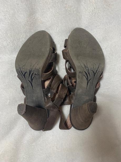 Hnedé kožené sandálky na podpätku, 40