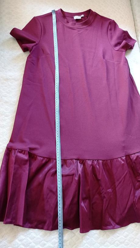 Kvalitné príležitostostne šaty asos oversized, 38