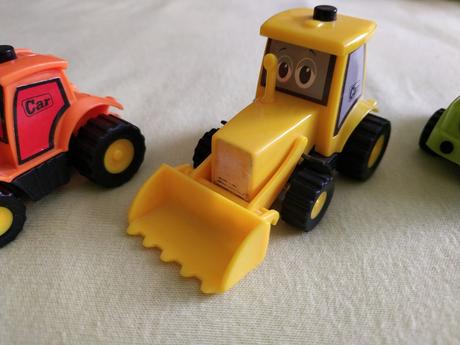 Traktor, nakladac, domiesavac, 