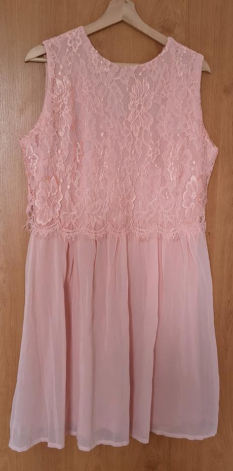 Spoločenské šaty v. 46, 46