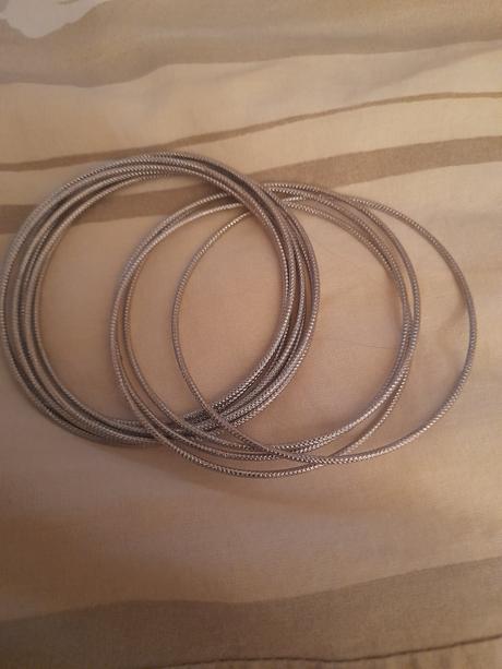 Mam na predaj naramok,