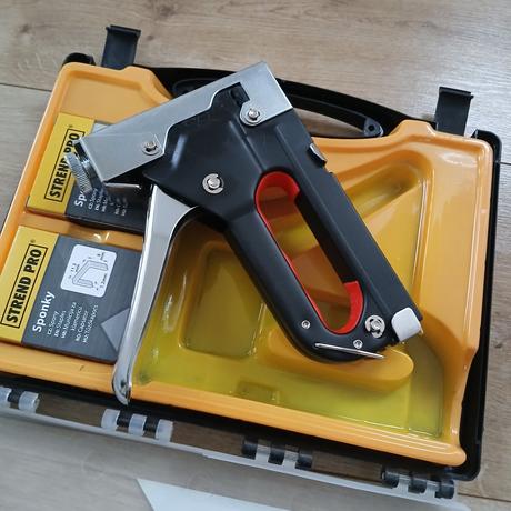 Sponkovačka strend pro s221 + sponky 8 mm, 