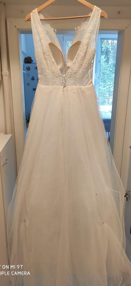 Predám svadobné šaty, 36