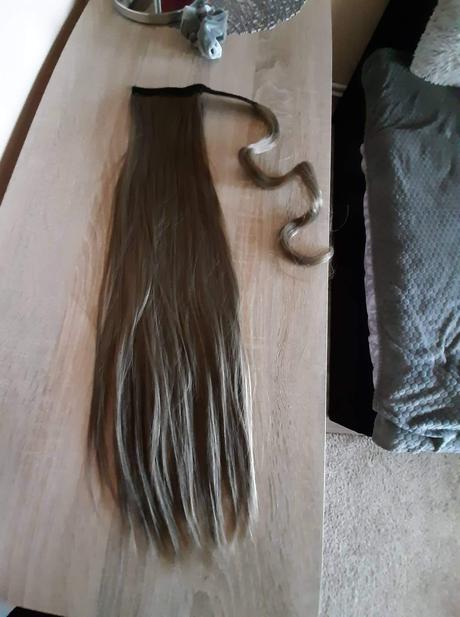 Príčesok do vlasov cop,