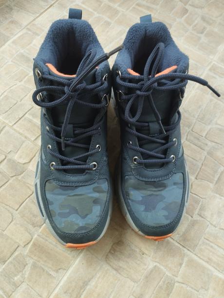 Na jednej dovolenke obuté zimné topánky, loap,39