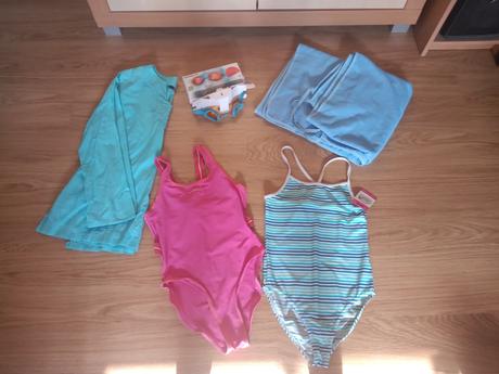 Nenosené plavky a plavecké okuliare speedo, 152