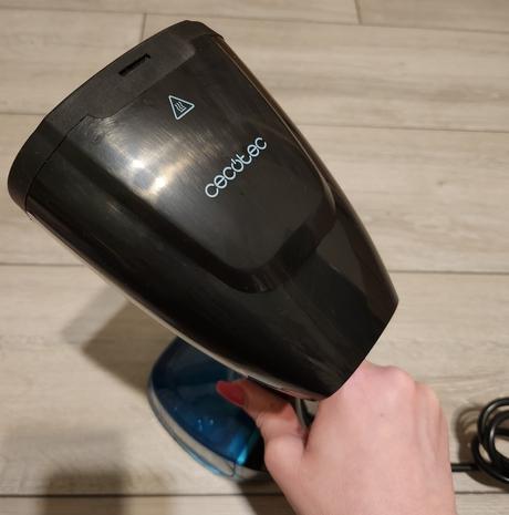 Naparovač odevov cecotec, 