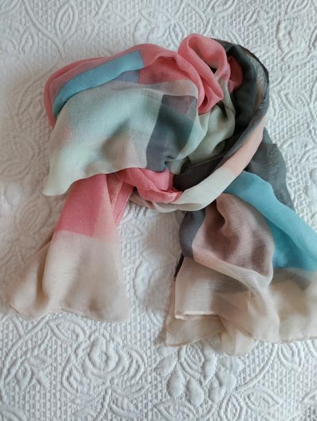 Tenký šál v pastelových farbách, xl