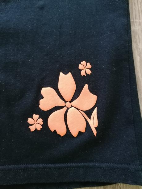 Čierne tielko s kvietkom, xs