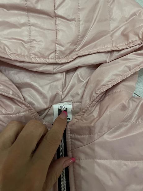 Predam prechodnu dievčenskú vetrovku, 98