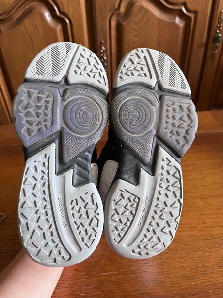 Športová basketbalová obuv tarmak kipsta, 33