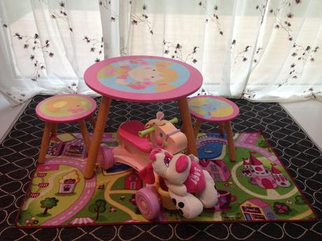 Detsky stolik a stolicky,koberec,odrazadlo,plysak,