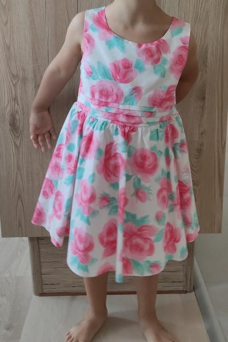 Krasne saty 2-3roky, f&f,92