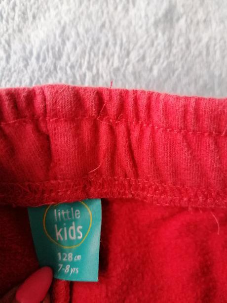 Červené teplaky, 128