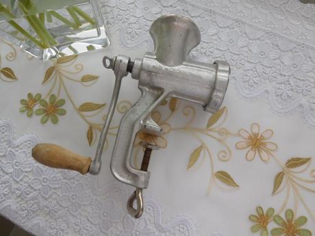 Mlynček na maso-made in čechoslovákia---5 porkert, 