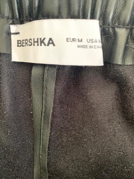 Koženkové nohavice bershka č. m, bershka,m