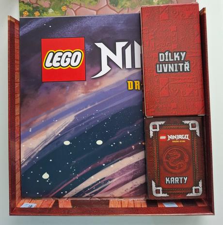 Kniha + príslušenstvo lego ninjago "bitevní box",