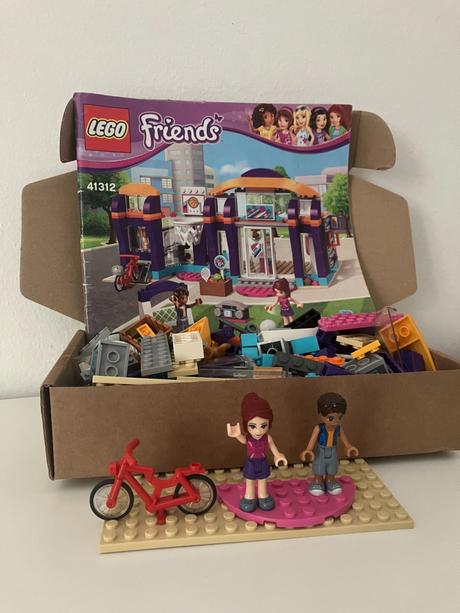 Lego friends -športové centrum v mestečku hea,