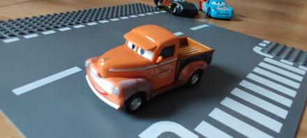 Cars autá mcqueen ,,smokey,,,