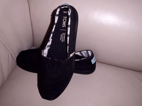 Toms čierne plátené 3-3,5, 36