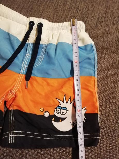 Plavky v top stave, 98