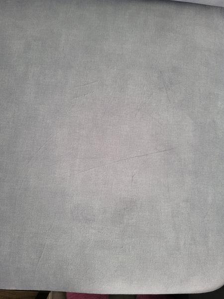 Ako odstrániť škrabance z gauča?