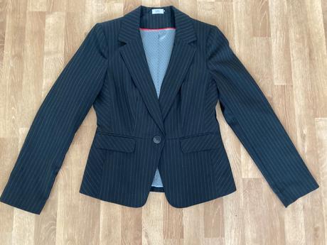Elegantný kostým pre dámu v.38, f&f,38