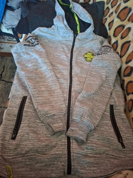 Mikina, chapter young,164