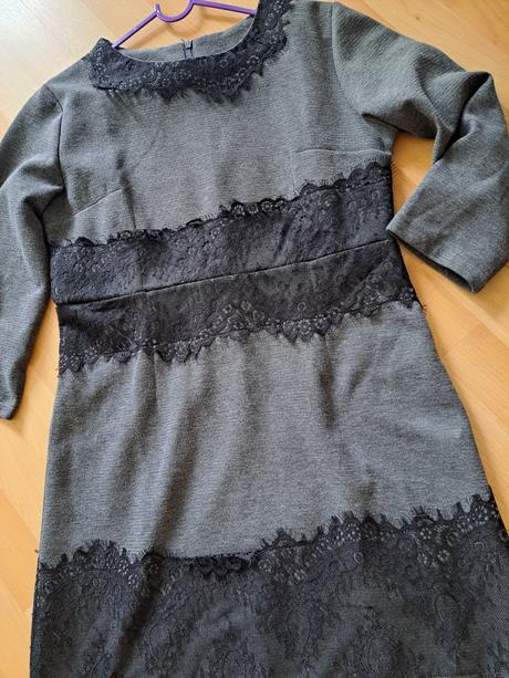 Úpletové sivé šaty s čipkou, 38