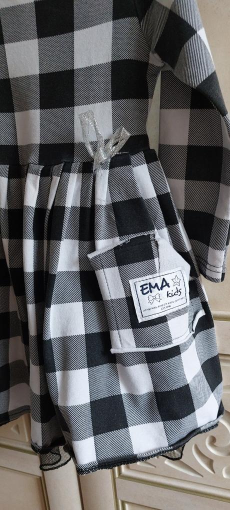 Karované šatičky, 104