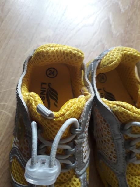 Zlto sede botasky nasuchovacky, 24