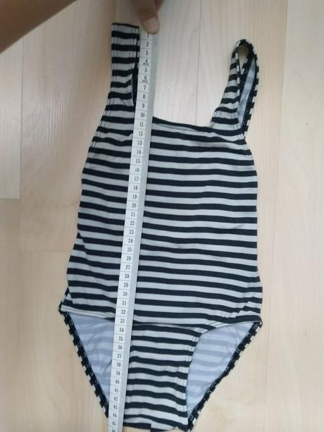 Čierno-biele plavky, 104