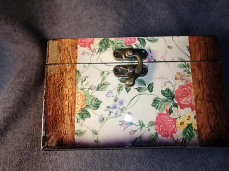 Krabička s ružami, 