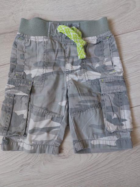 Šortky, f&f,92