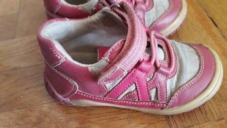 Dievčenské topánky, 22