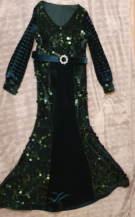 Spolocenske saty, 40