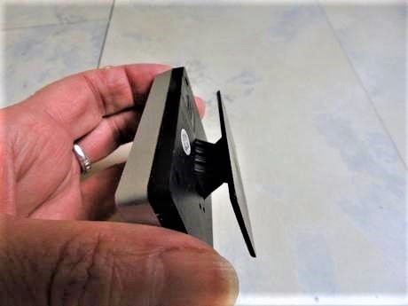 Mini budík s kalendárom, 