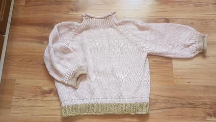 Makučký zaujímavý sveter, m