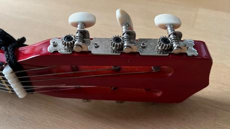 Klasická detská drevená gitara (hračka),