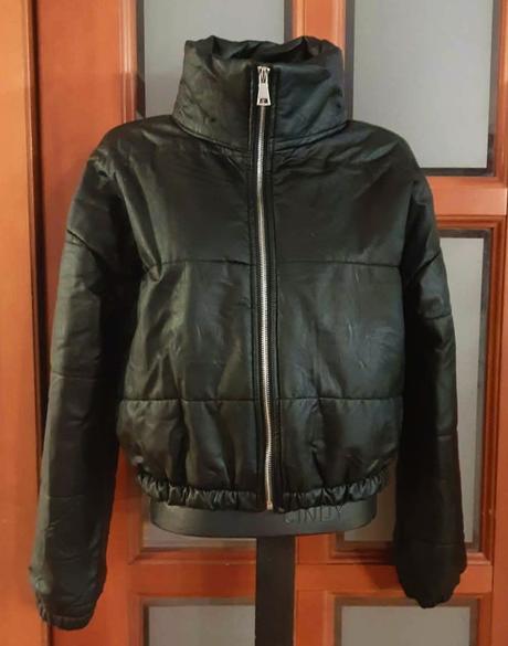 Predám krátku koženkovú zateplenú bundičku veľ.s, s