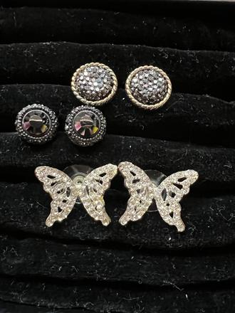 Náušnice napichovacie,