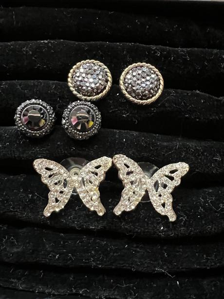 Náušnice napichovacie,