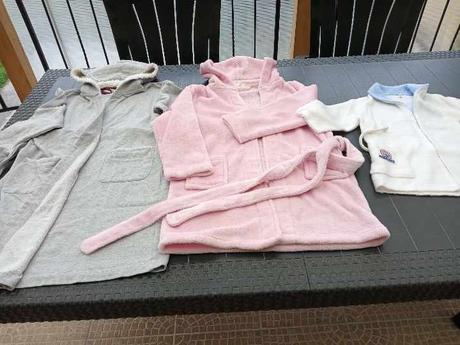 Mix prádla na spanie-pyžamá, spacie vrecia, župany, 140